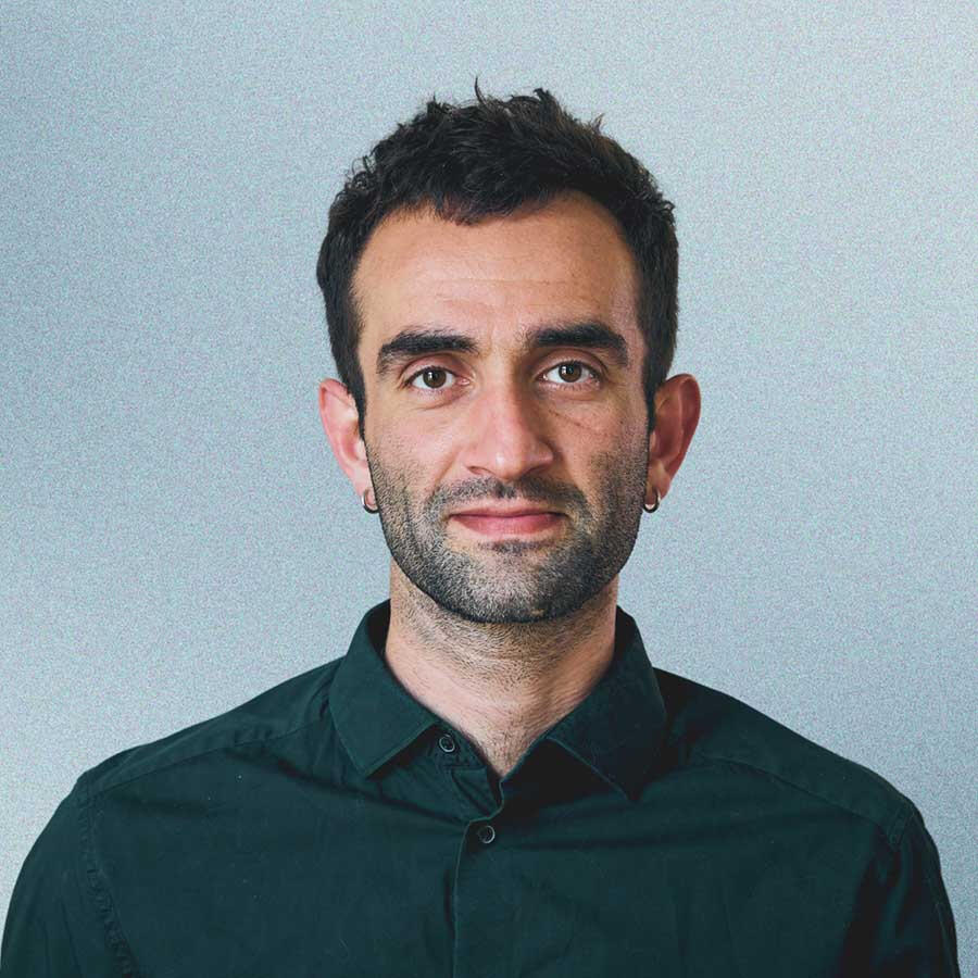 Porträt Sha Shahinfar, Studio Director HEYM Studio: Experte für 3D-Visualisierung, AR-Lösungen und Workplace Transformation